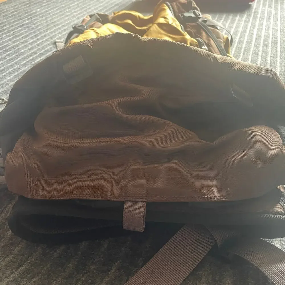 REI Pinnacle Hiking Alpine Backpack Model 13104 65 Liters 4 pounds 9 oz
